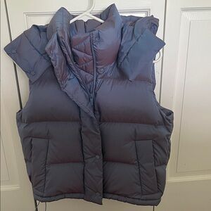 lululemon athletica wunder puff cropped blue vest with removable hood.